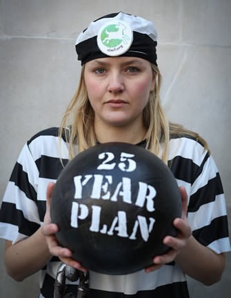 Defra plan stunt 3.jpg