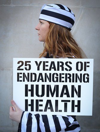 Defra plan stunt 4.jpg