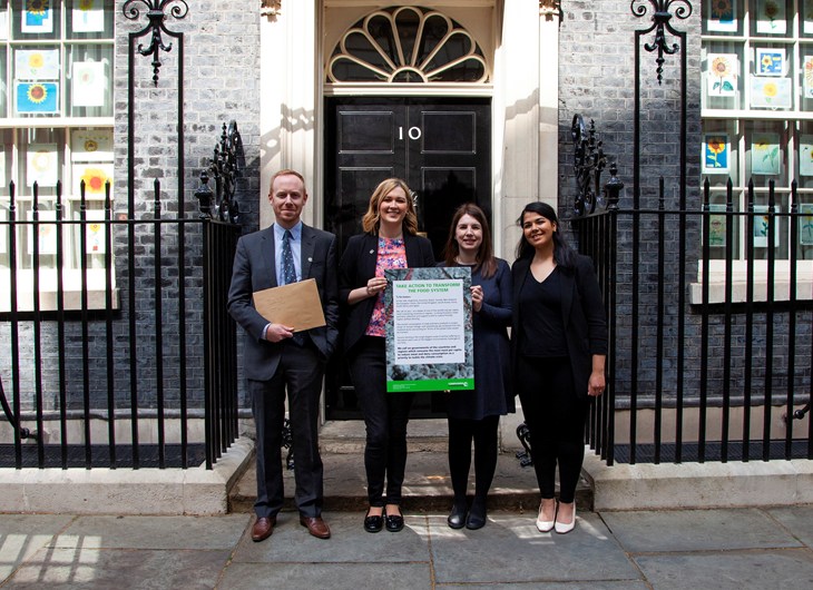 Petition Hand In May 2022 03