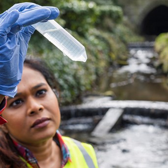 Superbug-polluted rivers pose serious health threat