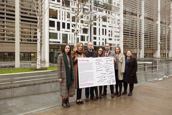 The Crate Escape coalition deliver Mother's Day card to DEFRA